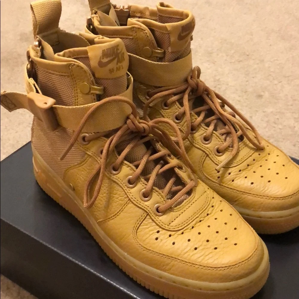 Nike high top